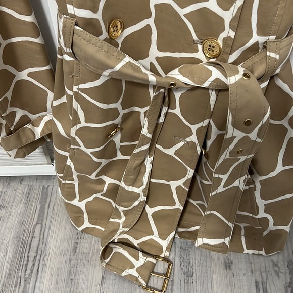 Michael Kors Fall Trech - Picture 7 of 8